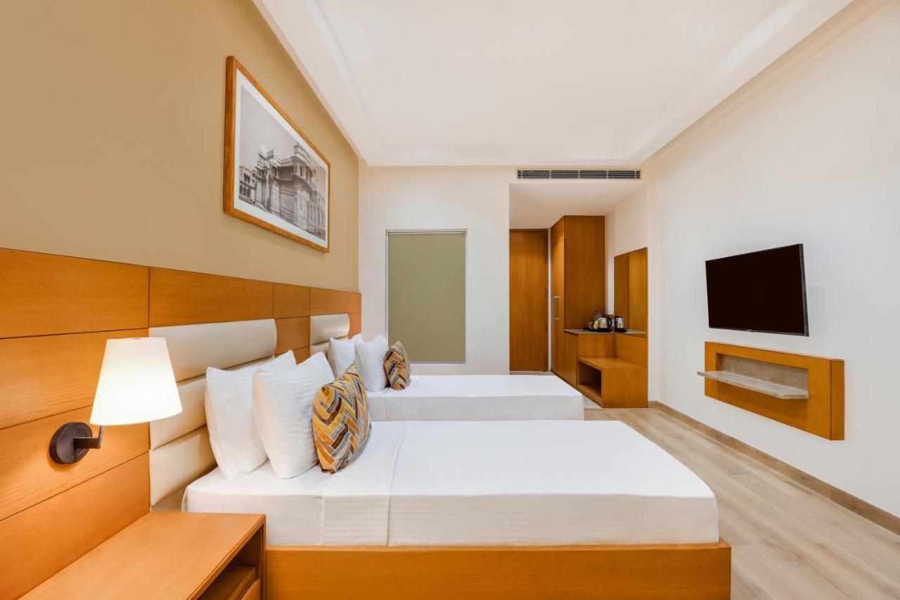 Lemon Tree Hotel Agra Shikohabad Buitenkant foto
