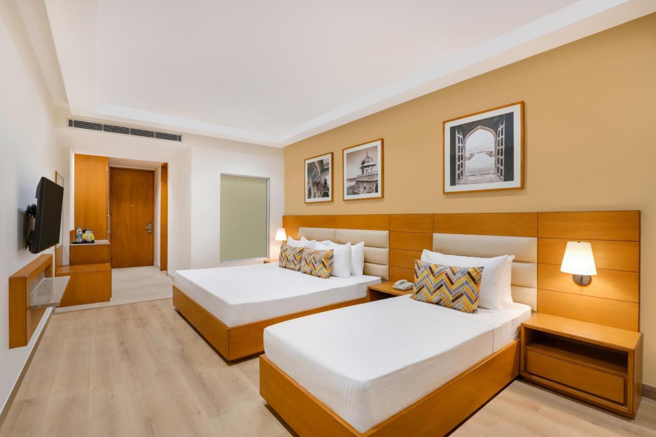 Lemon Tree Hotel Agra Shikohabad Buitenkant foto
