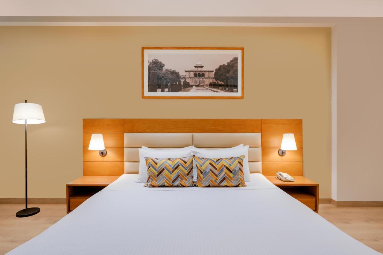 Lemon Tree Hotel Agra Shikohabad Buitenkant foto
