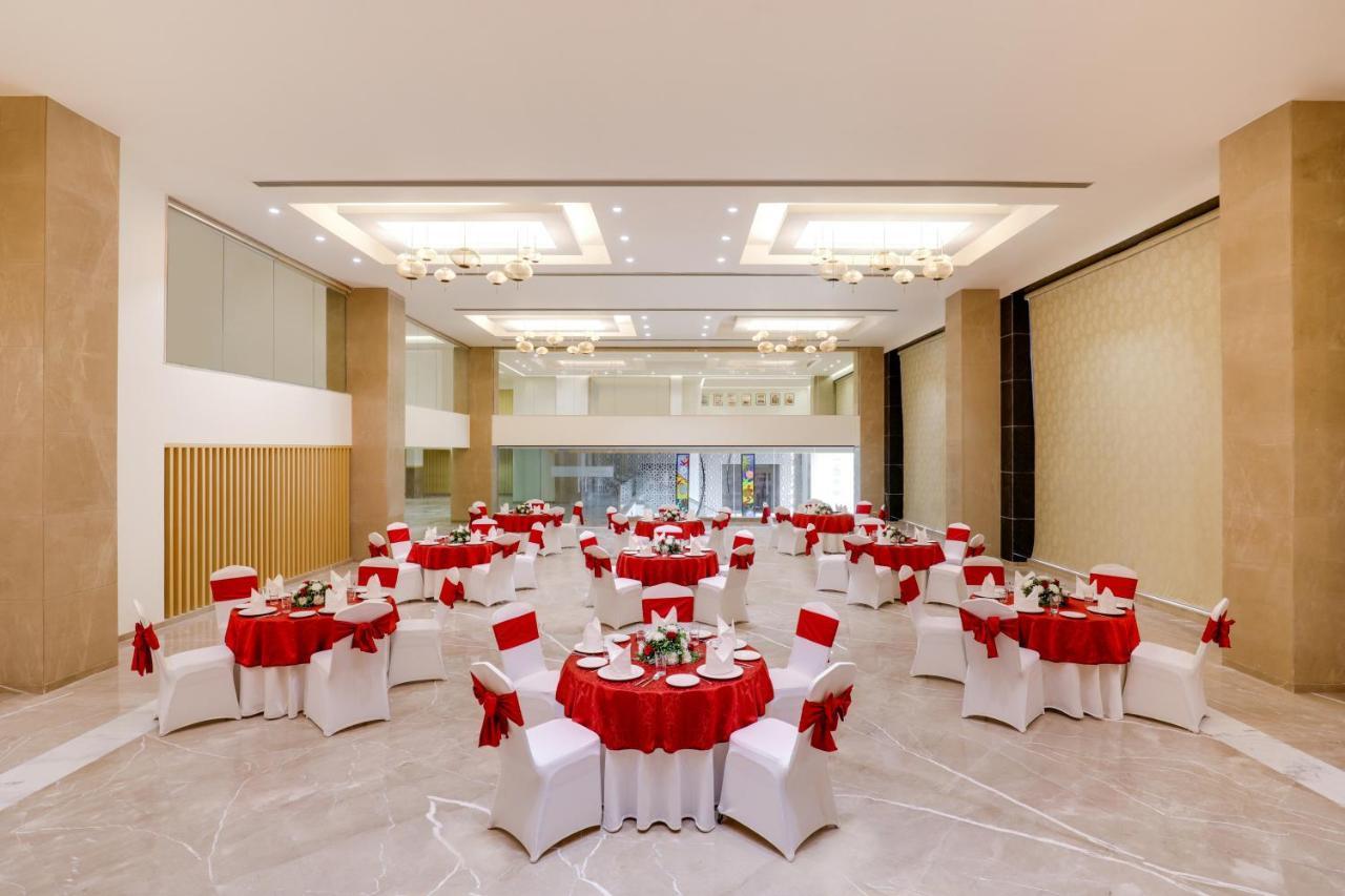 Lemon Tree Hotel Agra Shikohabad Buitenkant foto