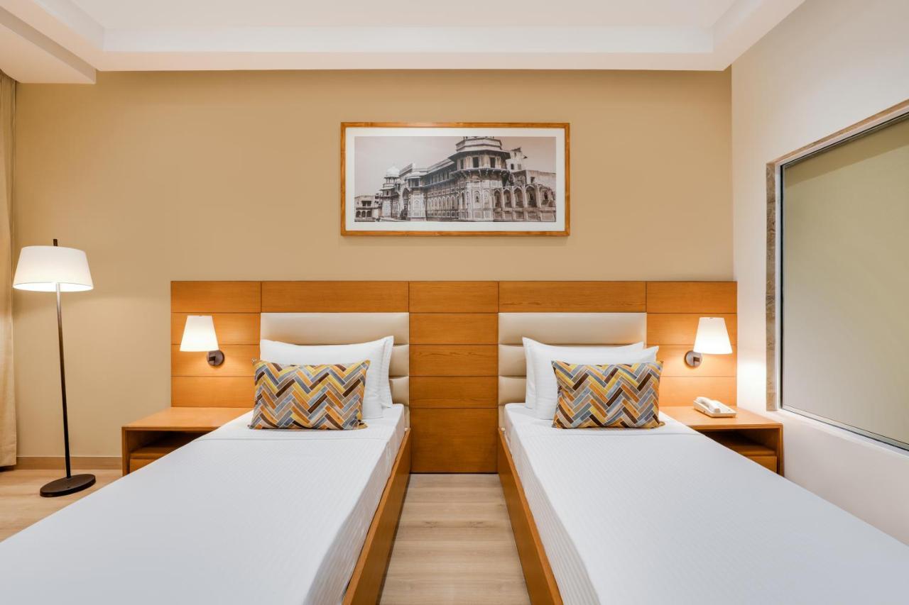 Lemon Tree Hotel Agra Shikohabad Buitenkant foto